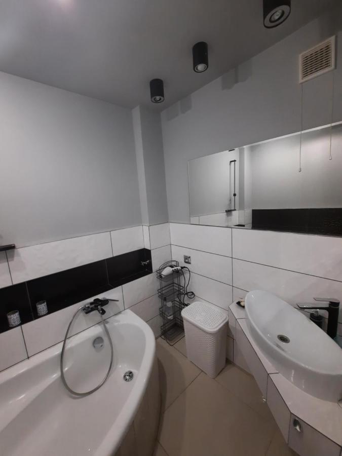 Apartament Zorzy Przy Instytucie Kardiologii Anin Warschau Exterior foto