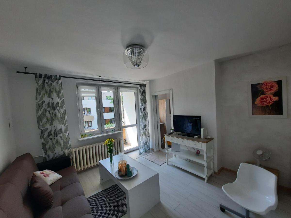 Apartament Zorzy Przy Instytucie Kardiologii Anin Warschau Exterior foto